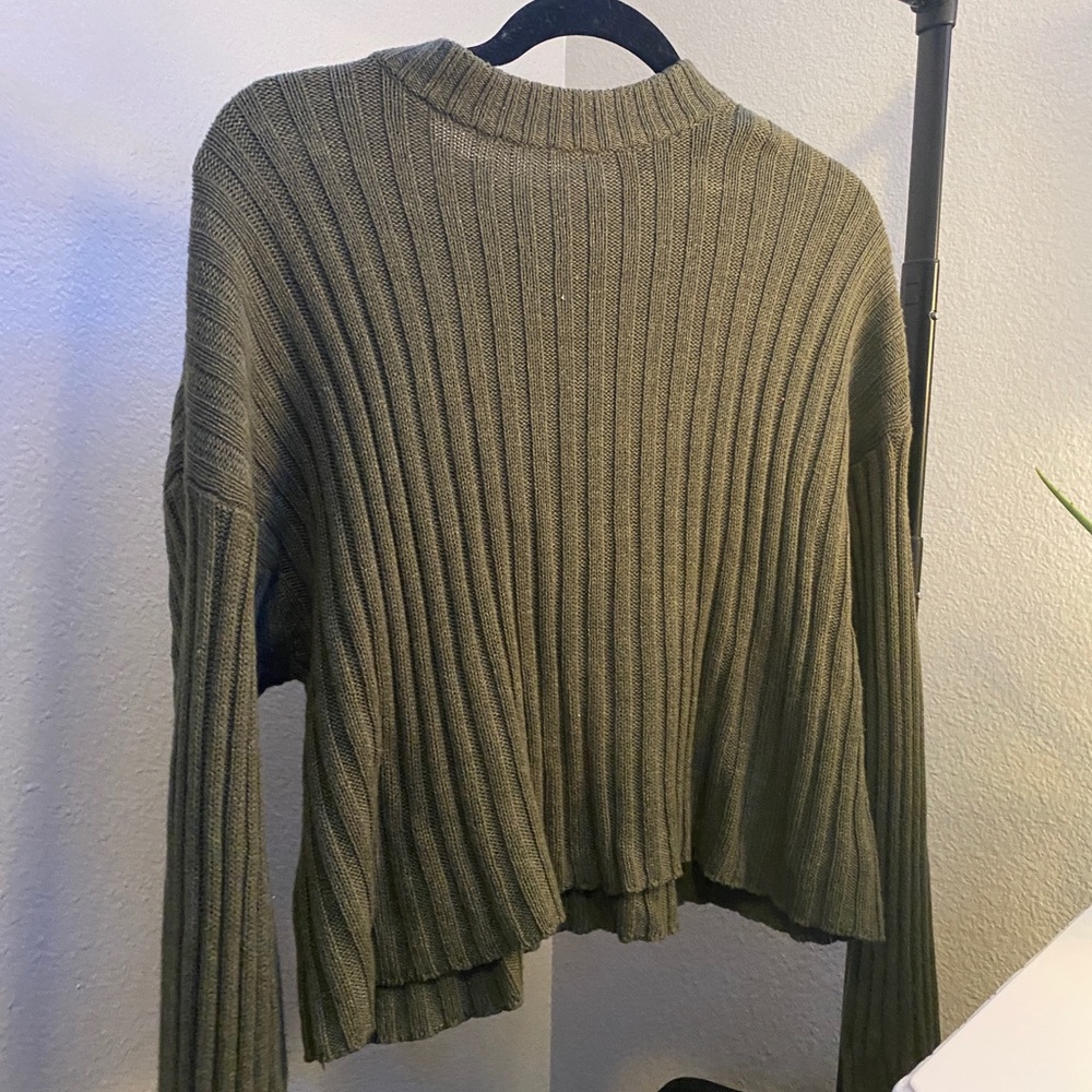 green mock-neck sweater - Picture 2 of 2